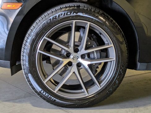 Certified 2026 Porsche Macan image 15