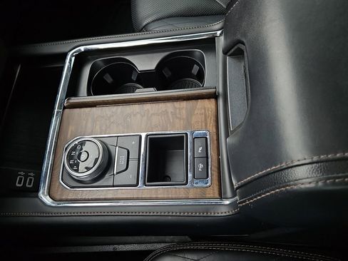 Used 2019 Ford Expedition Max Platinum image 25