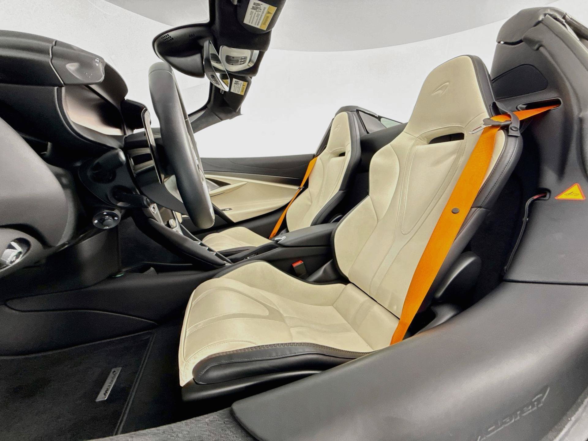 Used 2024 McLaren 750S Spider RWD image 11