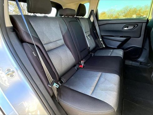 Used 2024 Nissan Rogue SV image 22