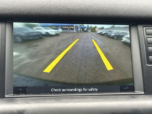Used 2018 Land Rover Discovery Sport SE AWD/4WD image 27