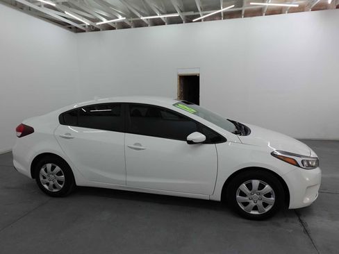 Used 2018 Kia Forte LX w/ LX Rear Camera Package image 4