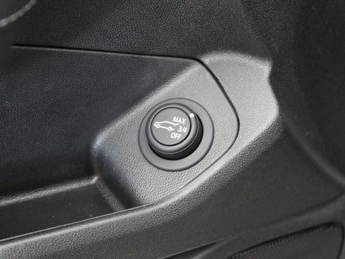 Used 2023 GMC Terrain SLE w/ Driver Convenience Package image 20