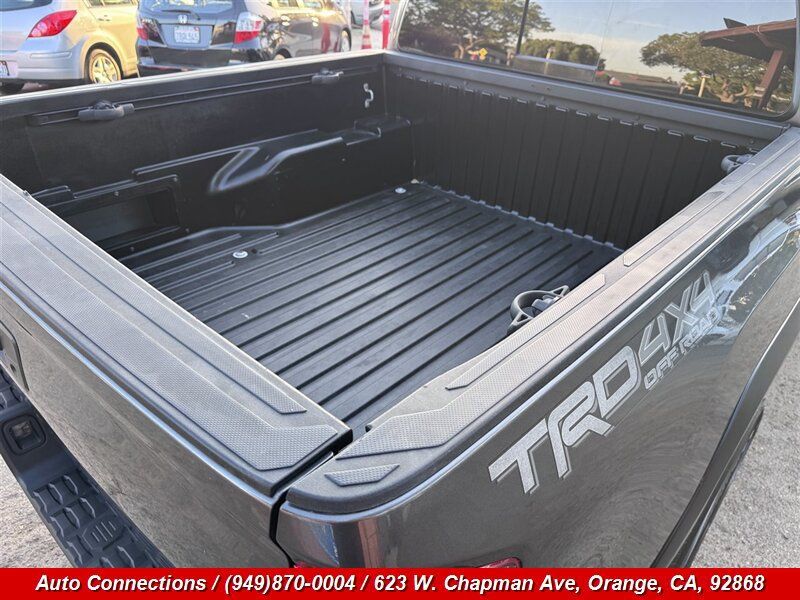 Used 2018 Toyota Tacoma TRD Off-Road w/ Technology Package AWD/4WD image 24