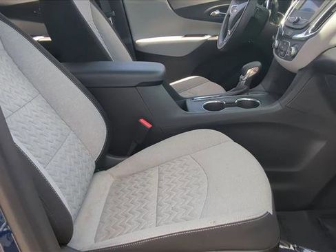 Used 2022 Chevrolet Equinox LS FWD image 18