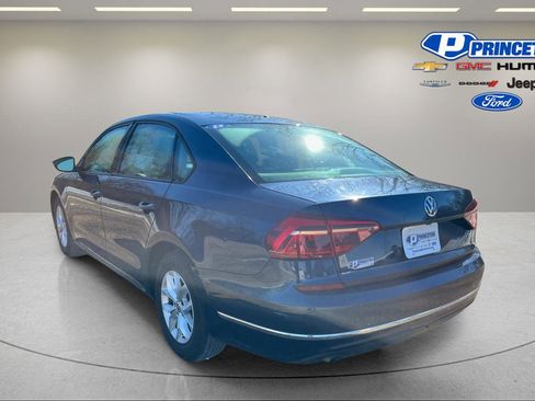 Used 2018 Volkswagen Passat 2.0T S image 5