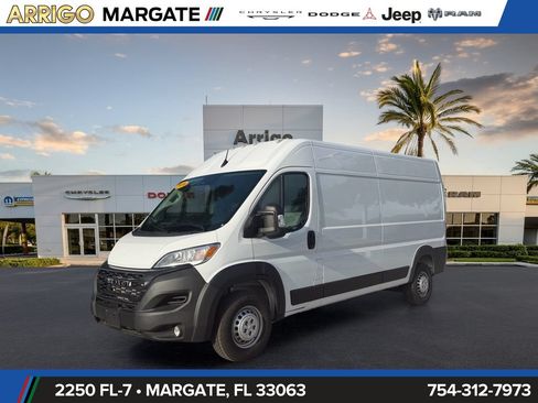 Used 2026 RAM ProMaster 2500 w/ Convenience Group FWD image 3
