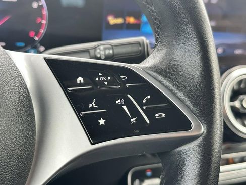 Used 2024 Mercedes-Benz GLB 250 image 15