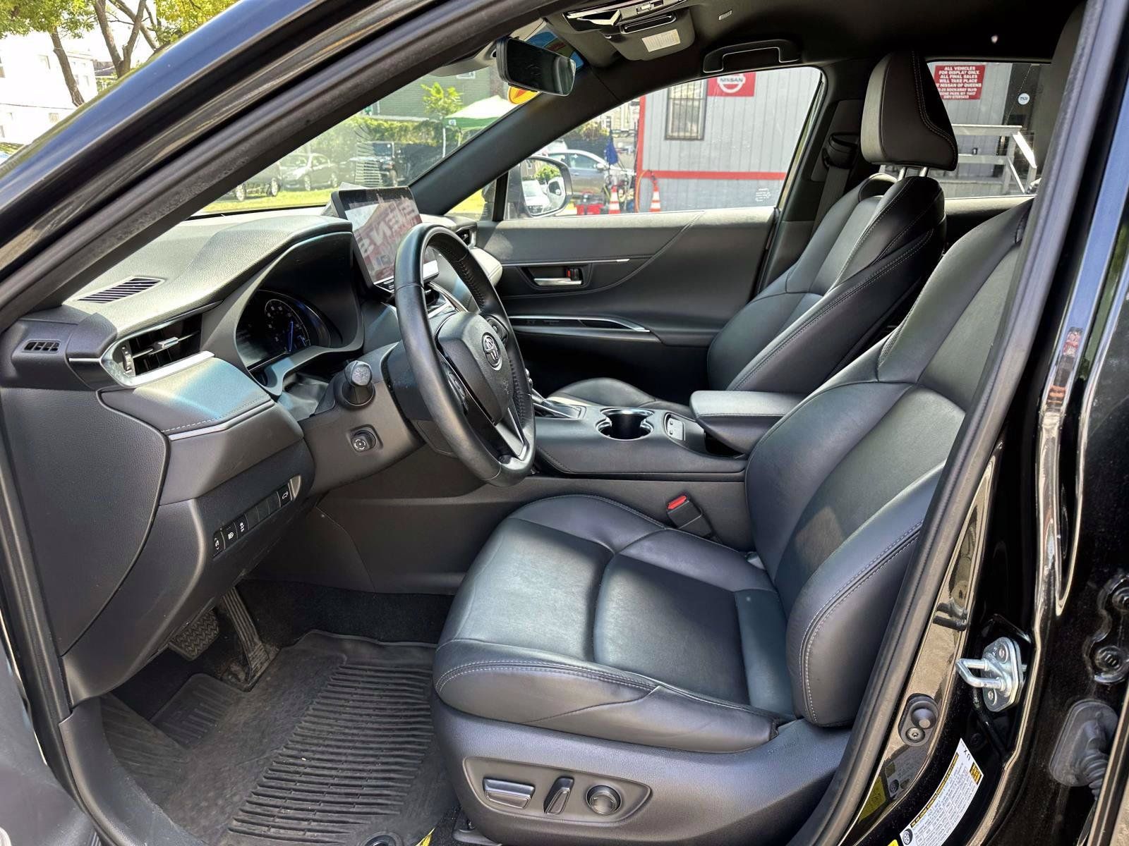 Used 2024 Toyota Venza Nightshade AWD/4WD image 14