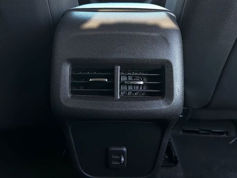 Used 2024 Chevrolet Equinox LT AWD/4WD image 30