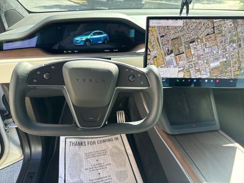 Used 2022 Tesla Model X image 22