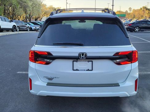 New 2026 Honda Odyssey EX-L image 3
