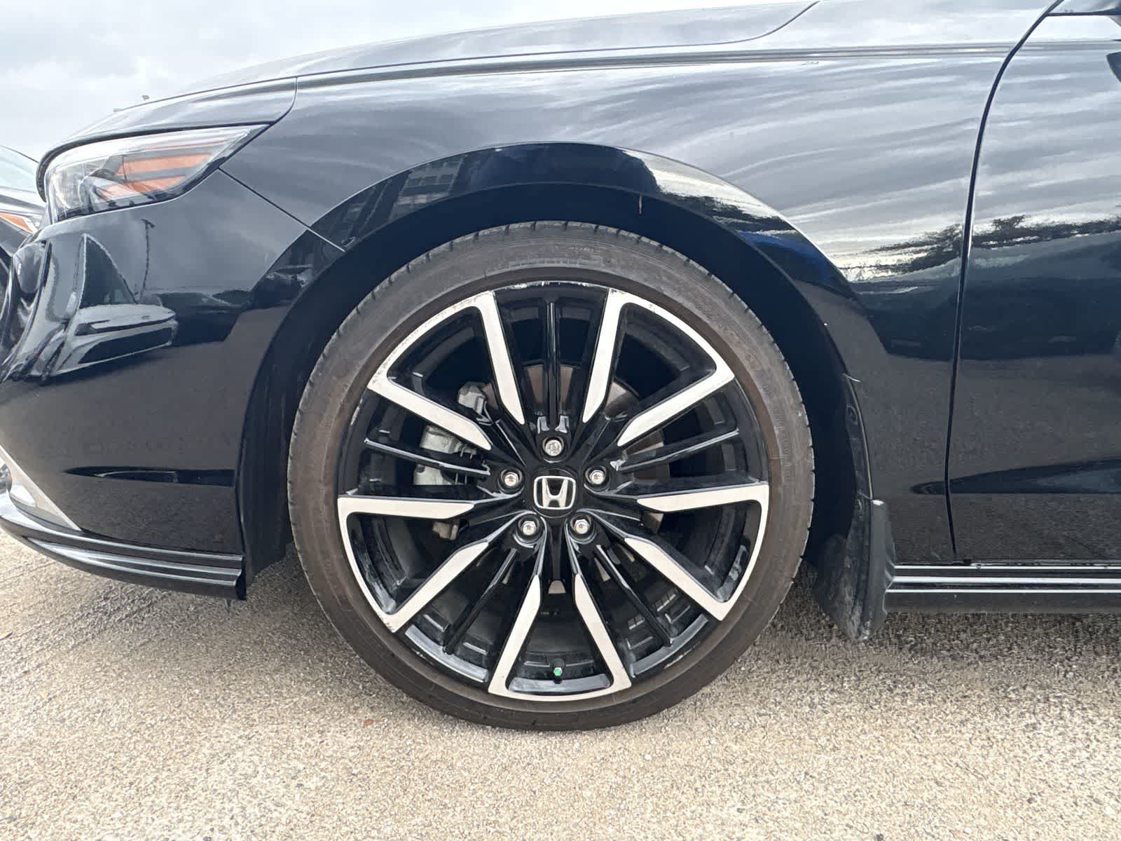 Used 2024 Honda Accord Touring image 11