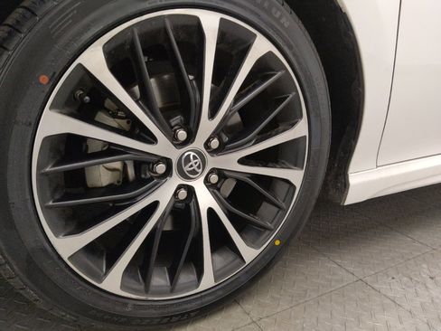 Used 2019 Toyota Camry SE image 31