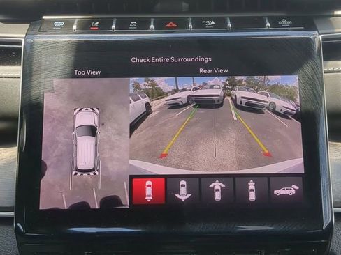 Used 2022 Jeep Grand Cherokee Overland w/ Advanced Protech Group III AWD/4WD image 26