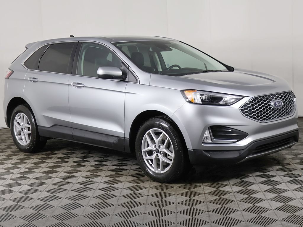 Used 2024 Ford Edge SEL w/ Convenience Package AWD/4WD image 2