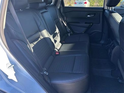 Used 2025 Nissan Rogue SV image 23