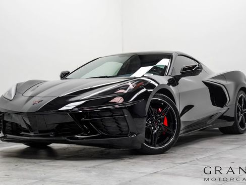 Used 2023 Chevrolet Corvette Stingray Coupe w/ 1LT RWD image 1