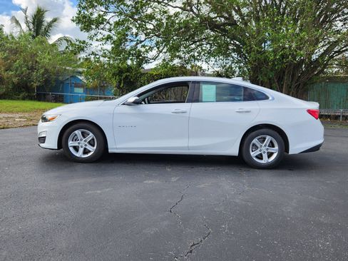 Used 2024 Chevrolet Malibu LT image 2