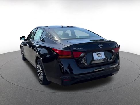 Used 2025 Nissan Altima 2.5 SV image 11