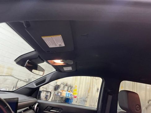 Used 2023 Chevrolet Colorado Z71 w/ Advanced Trailering Package AWD/4WD image 17