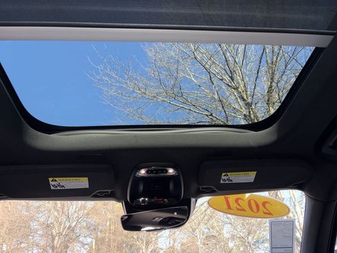 Used 2021 Volvo XC90 T6 R-Design w/ Protection Package Premier image 11