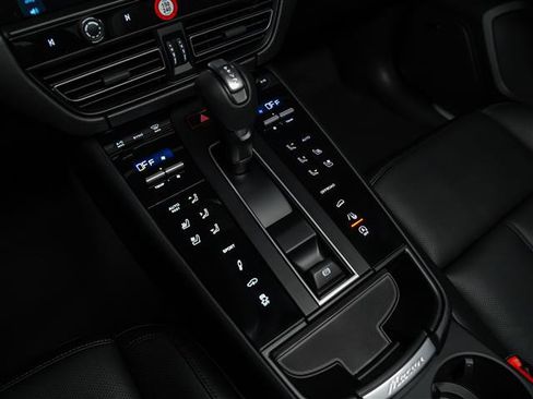 New 2026 Porsche Macan S image 24
