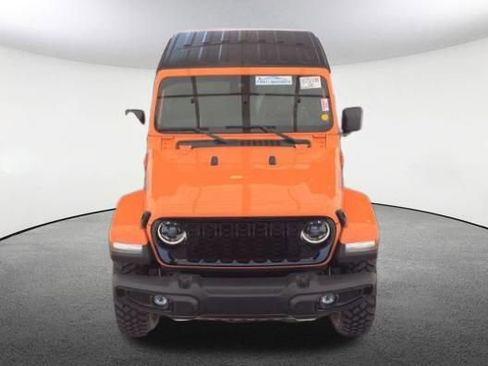 Used 2025 Jeep Gladiator Willys image 2