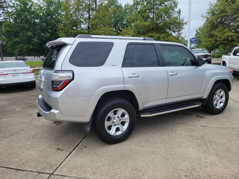 Certified 2020 Toyota 4Runner SR5 RWD image 7