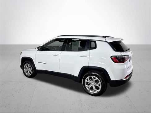 Used 2024 Jeep Compass Latitude AWD/4WD image 8