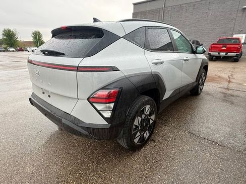 Used 2024 Hyundai Kona SEL AWD/4WD image 6