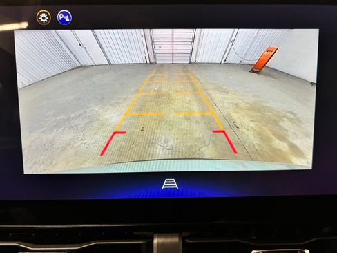 Used 2025 Chevrolet Equinox LT FWD image 15