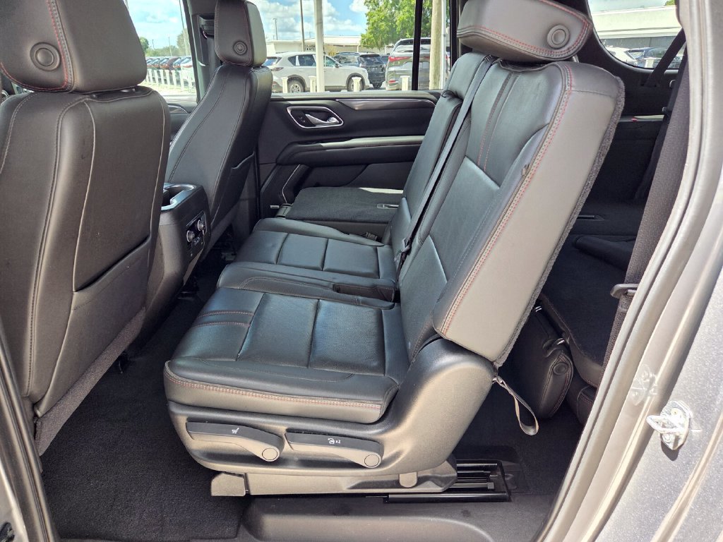 Used 2021 Chevrolet Suburban RST RWD image 7