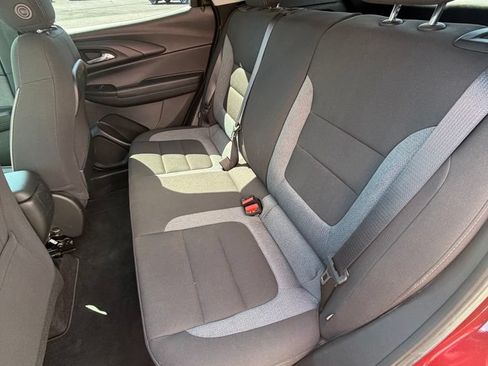 Used 2022 Chevrolet TrailBlazer LT w/ Convenience Package FWD image 11
