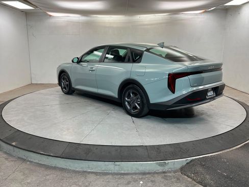 Used 2025 Kia K4 LXS image 3