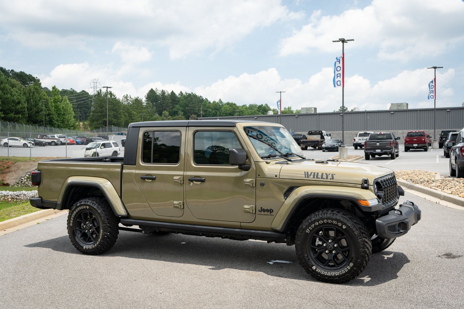 Used 2025 Jeep Gladiator Sport AWD/4WD image 12