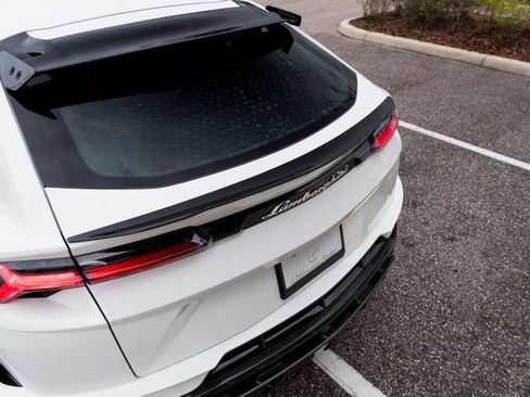 Used 2024 Lamborghini Urus Performante image 13