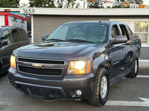 Used 2010 Chevrolet Avalanche LT w/ Luxury Package image 1