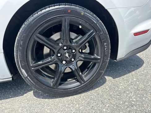Used 2018 Ford Mustang GT w/ Black Accent Pkg RWD image 26