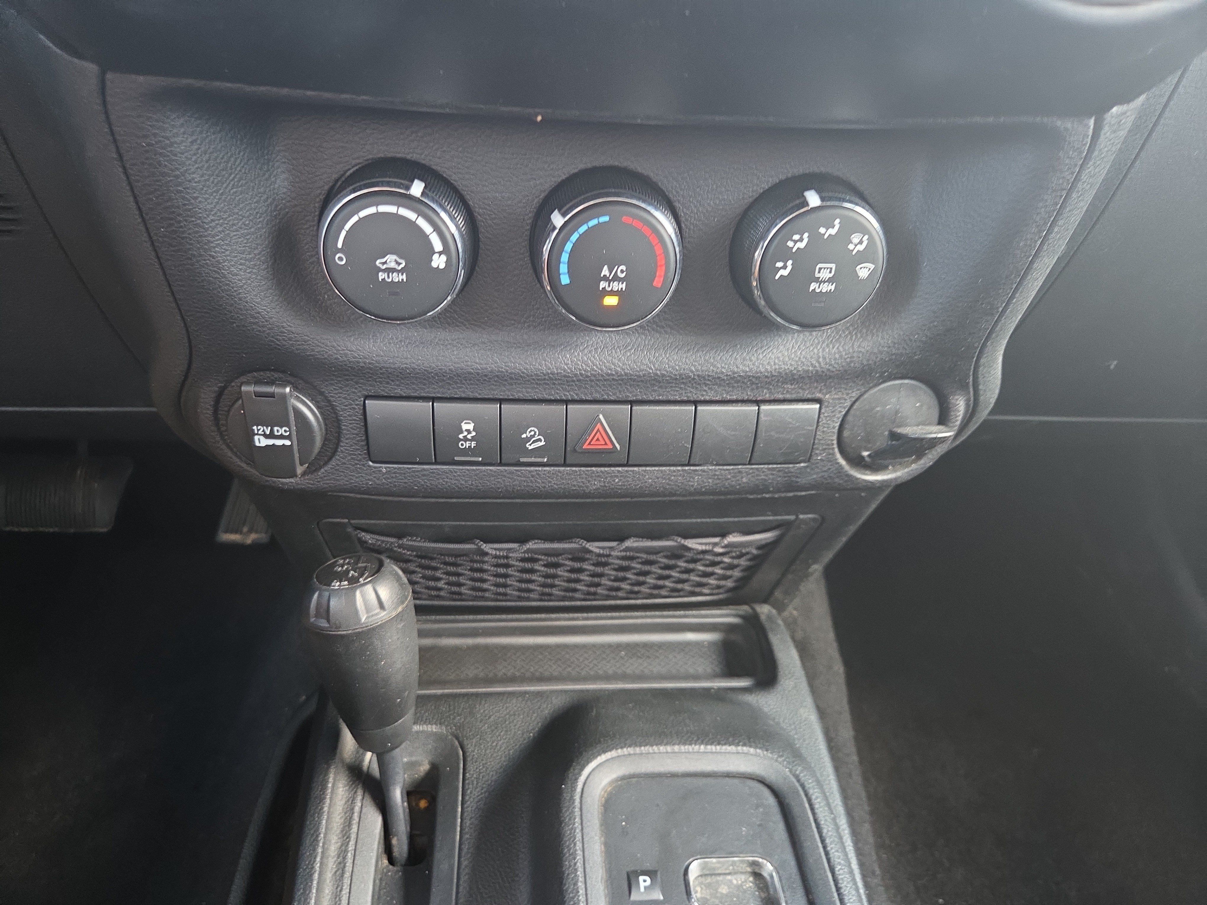 Used 2016 Jeep Wrangler Unlimited Sport w/ Max Tow Package AWD/4WD image 15