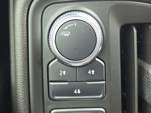 Used 2021 GMC Sierra 2500 4x4 Crew Cab w/ Convenience Package image 17