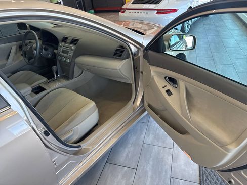 Used 2009 Toyota Camry XLE FWD image 15