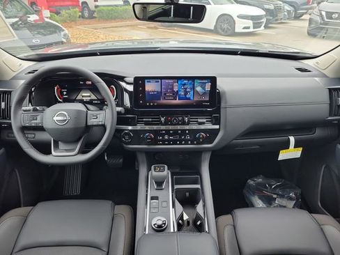 New 2026 Nissan Pathfinder SL AWD/4WD image 13