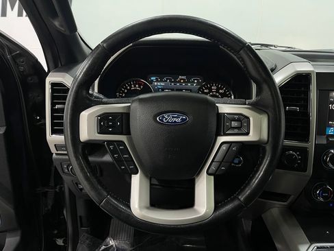 Used 2019 Ford F150 Lariat image 23