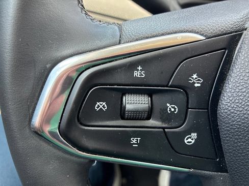 Used 2025 Chevrolet TrailBlazer LT w/ LT Cold Weather Package FWD image 10