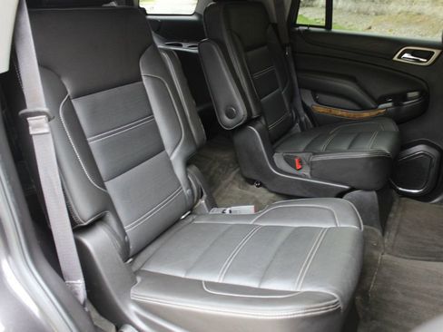 Used 2015 GMC Yukon Denali w/ Touring Package AWD/4WD image 32