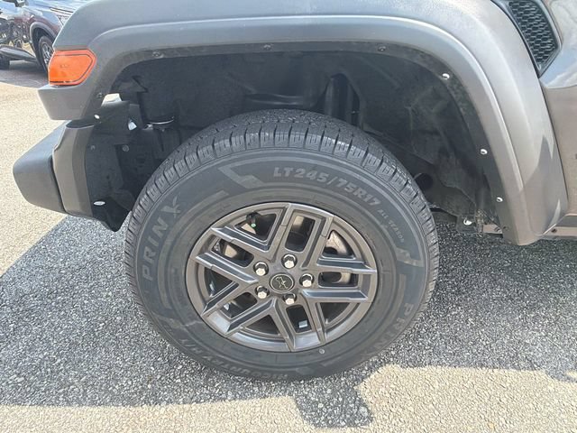 Used 2025 Jeep Wrangler Unlimited Sport AWD/4WD image 11