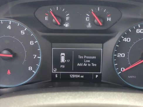 Used 2018 Chevrolet Equinox LS w/ LPO, Cargo Package FWD image 6