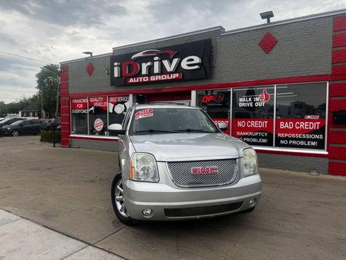 Used 2011 GMC Yukon Denali AWD/4WD image 1
