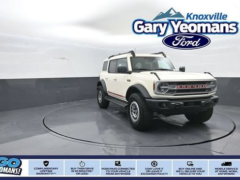 New 2026 Ford Bronco Outer Banks w/ Sasquatch Package AWD/4WD image 1